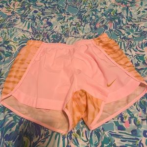 nike shorts pink